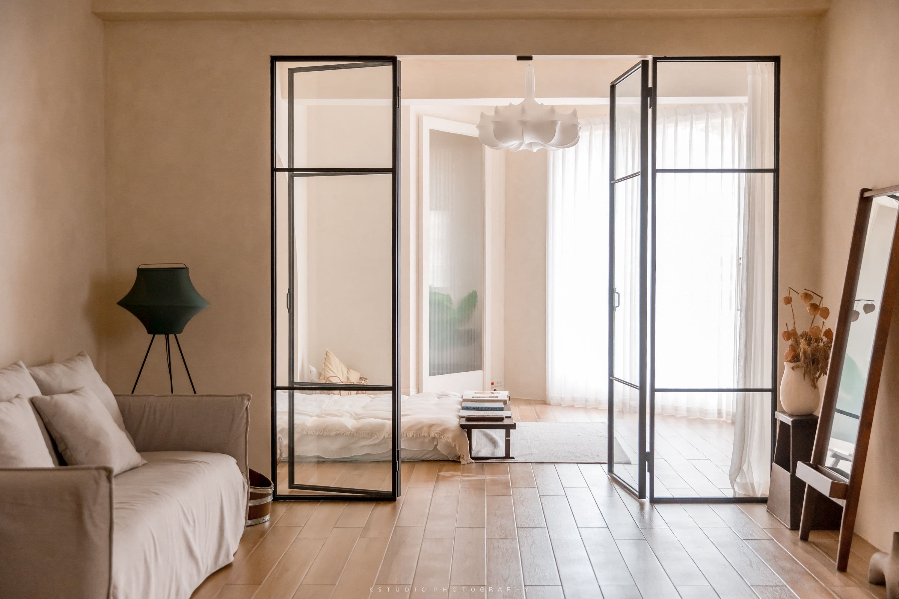 KSPACE 新莊館 無人自助式自然光攝影棚 cover