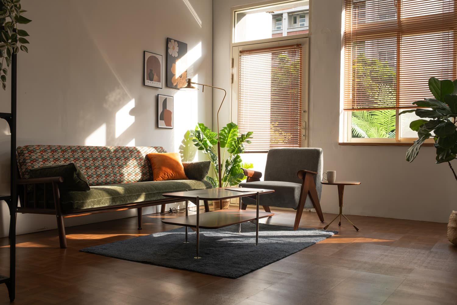 中山南西2樓✦果得影像 ​落地窗光居家景X白棚／客廳、臥室、書房兼備／自由變換景片／中山捷運站3分鐘 cover