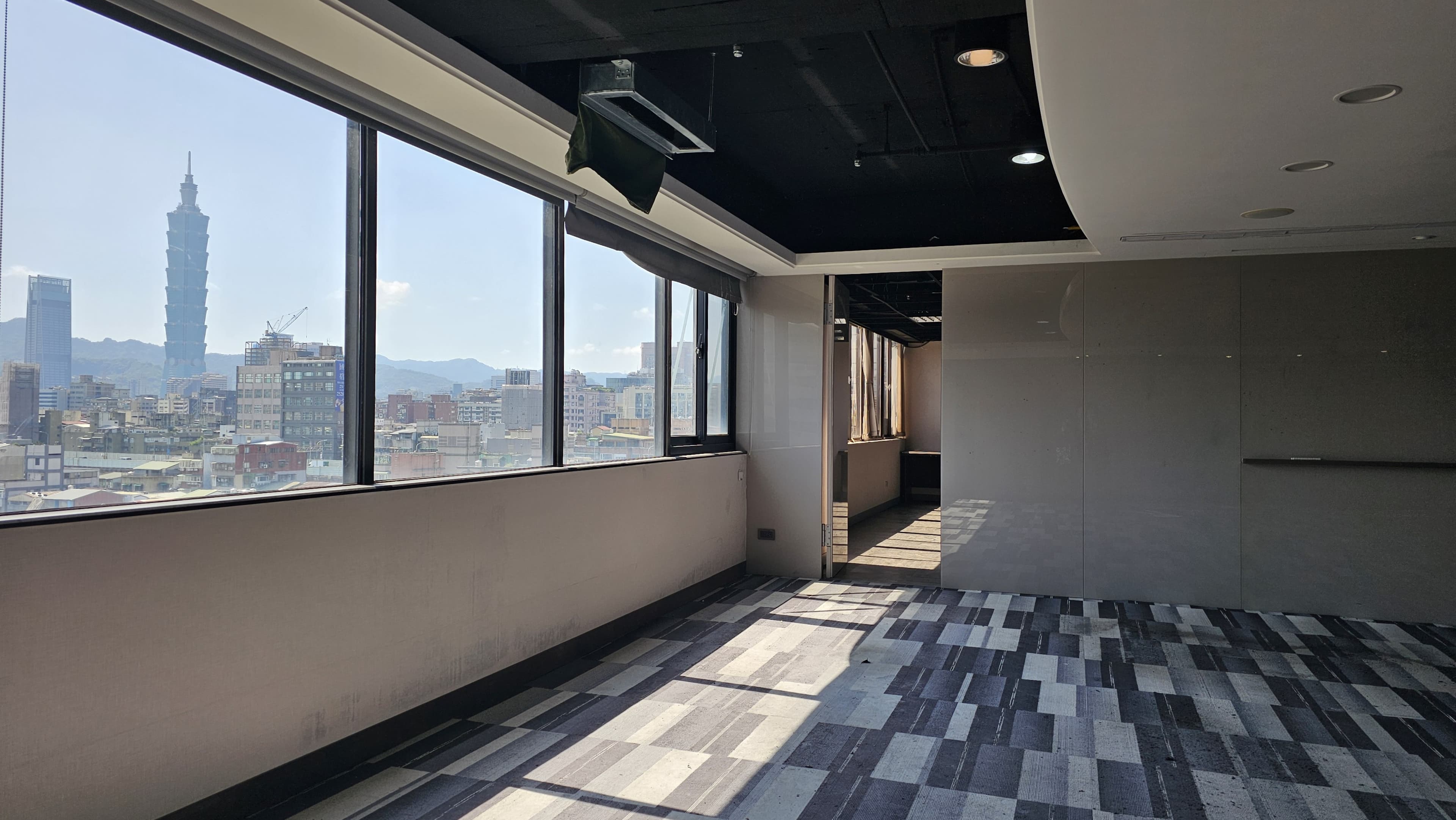 RAW-101 擁101美景之動靜態攝影空間 cover