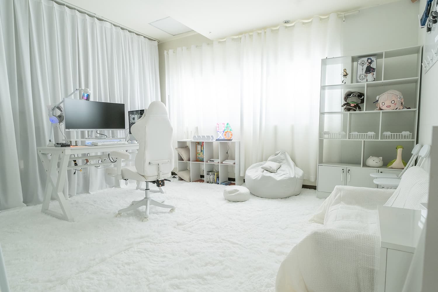 ZH106 studio 純白電競房 2