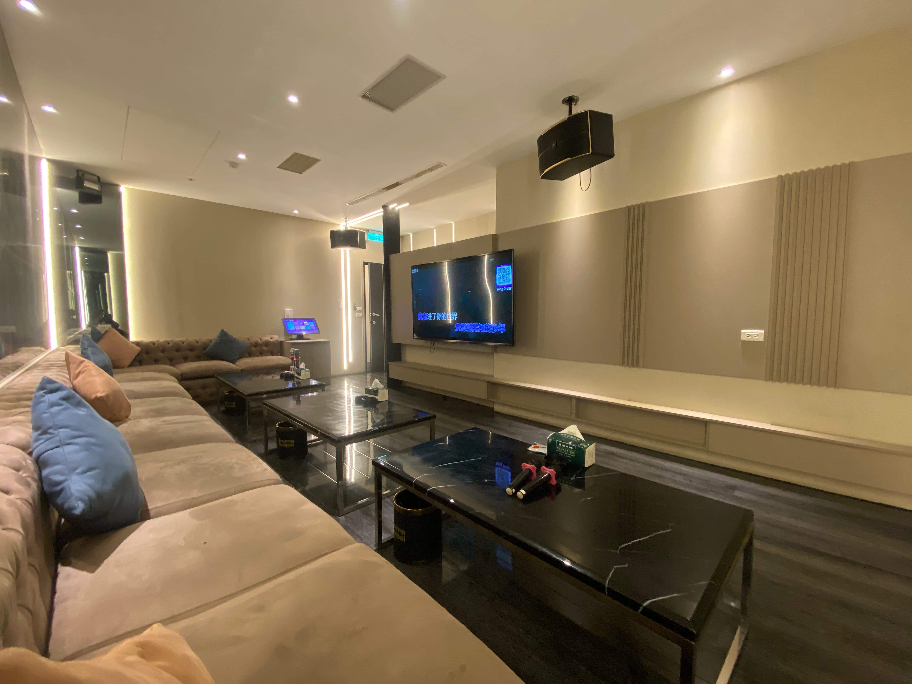 『OUTSPACE』智能獨享空間｜中山區招待所｜廣告戲劇拍攝可唱歌 2