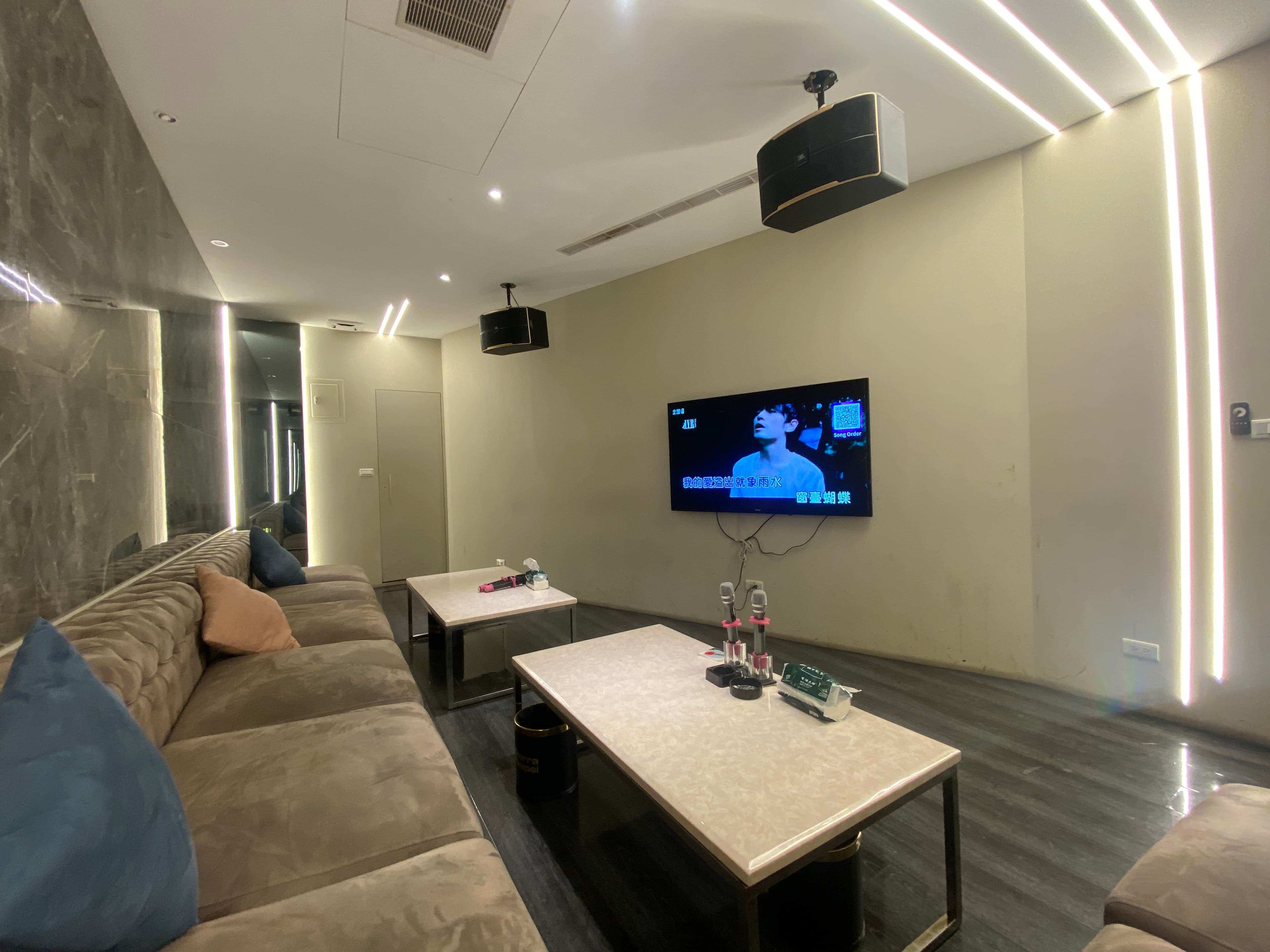 『OUTSPACE』智能獨享空間｜中山區招待所｜廣告戲劇拍攝可唱歌 4
