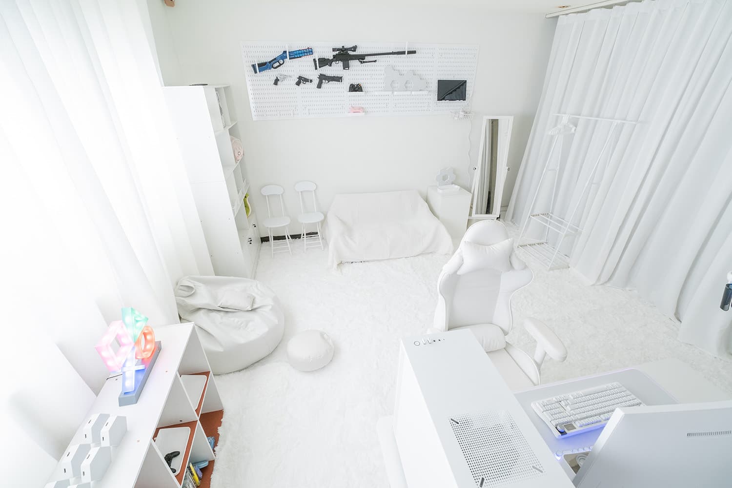 ZH106 studio 純白電競房 cover