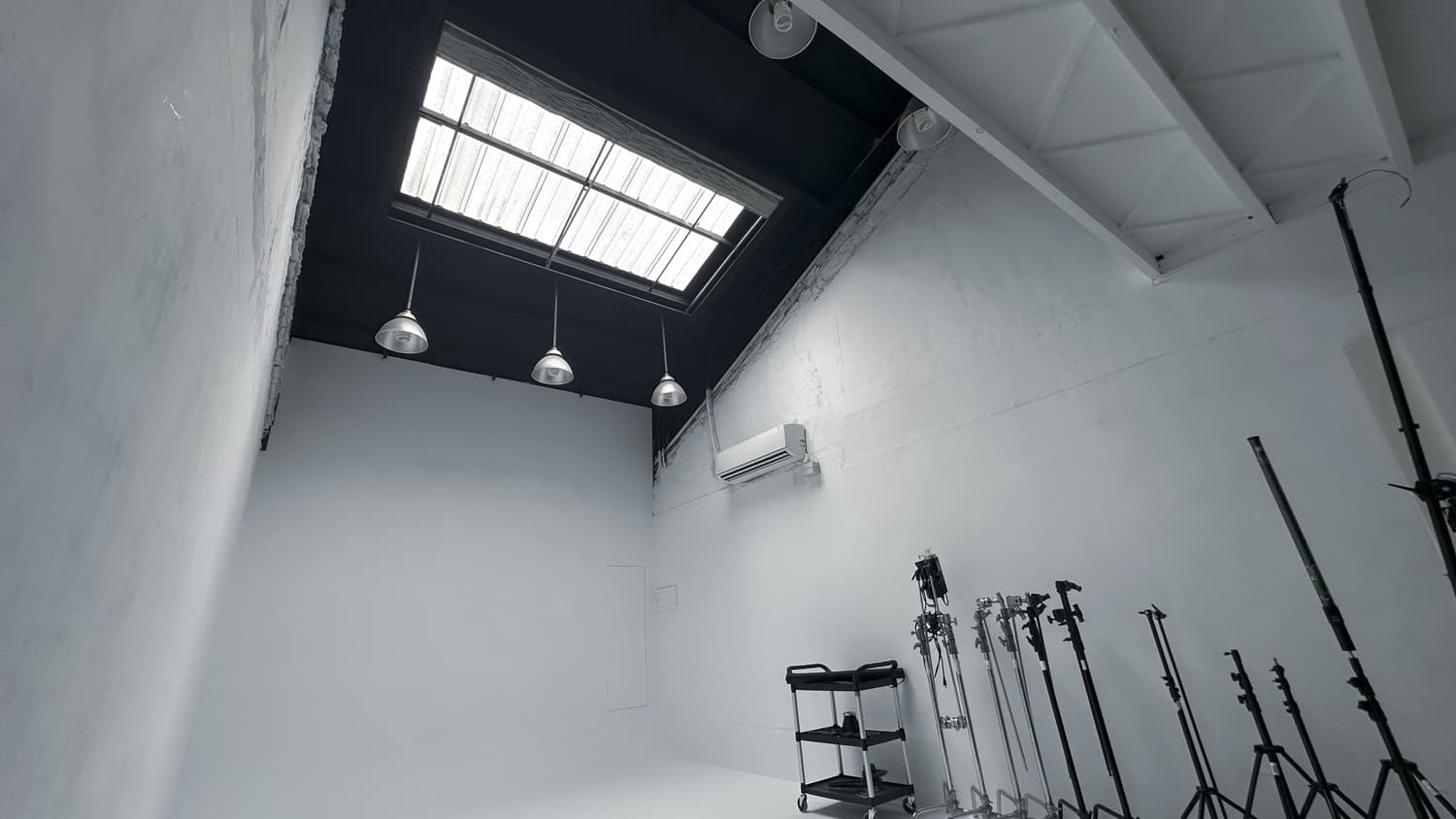 芯文攝影棚（睜一隻眼閉一隻眼） cover