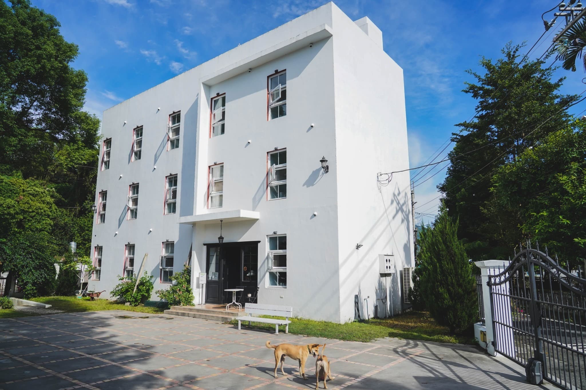 小南法花園招待所