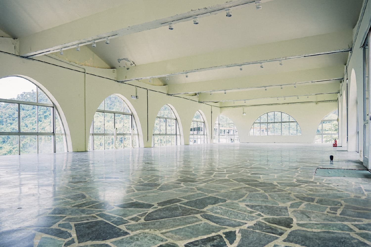 BellyFlopp Cafe 多功能空間 4