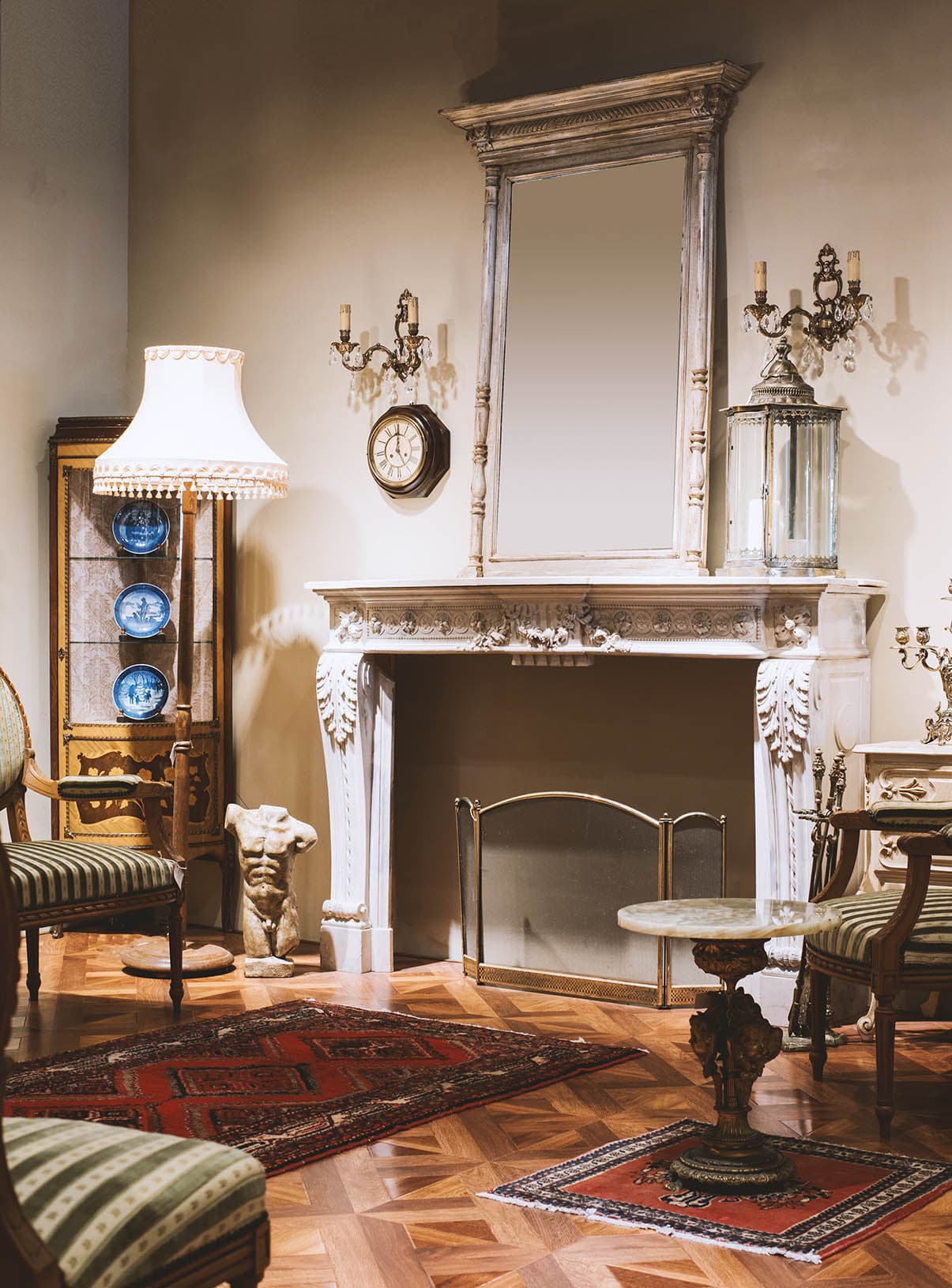 儲藏飾古董家具 4