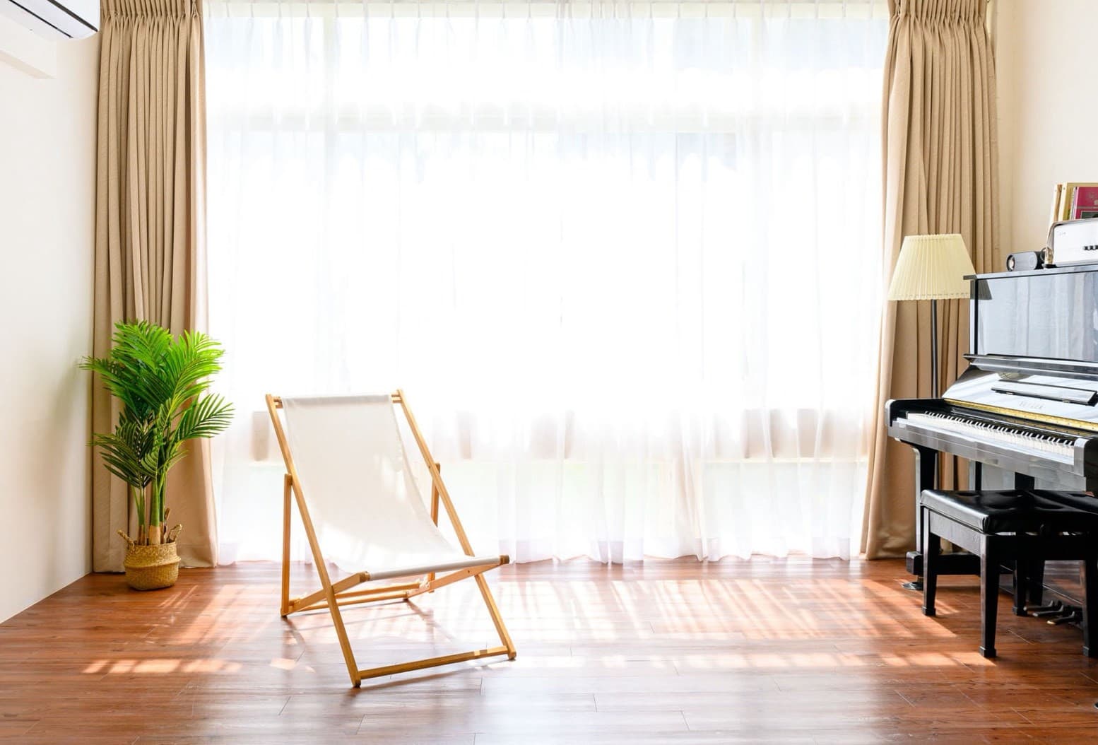 📢  平日 9hr $3000｜台北車站｜居家風家景棚｜鋼琴畫室 cover