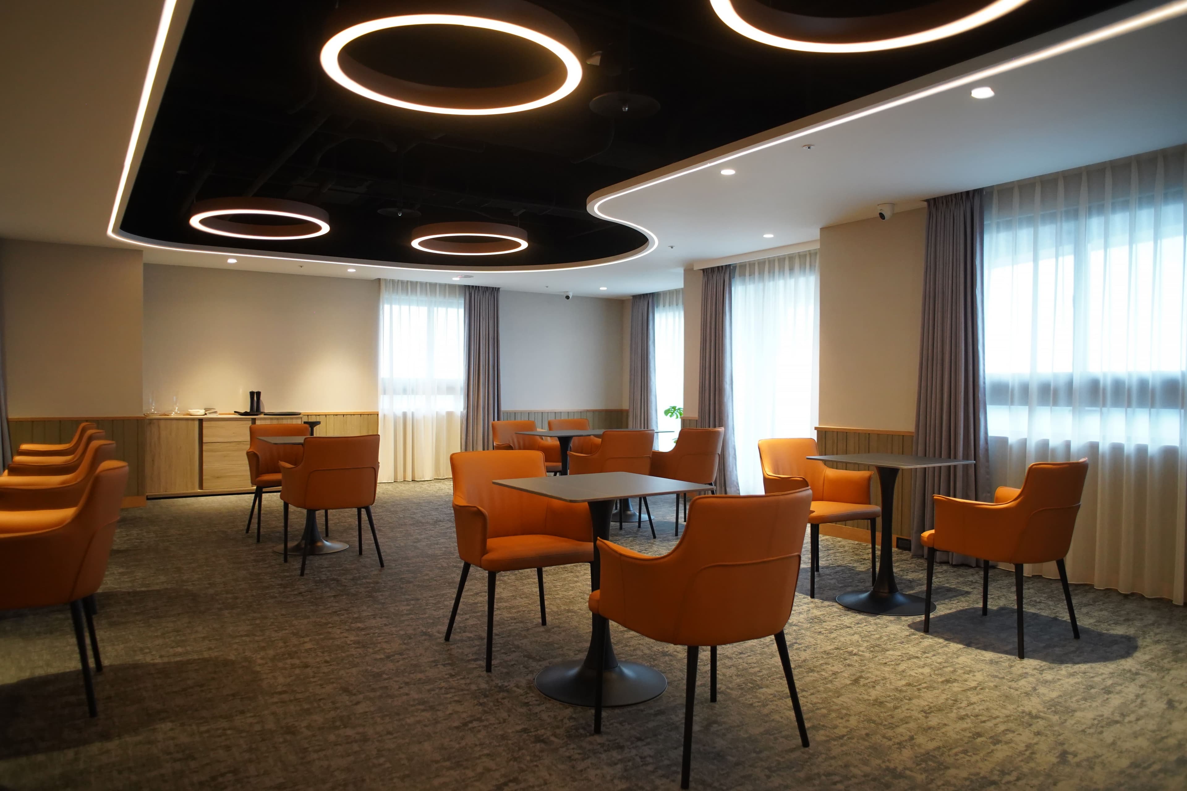 THE PEAK 多元商務空間 cover