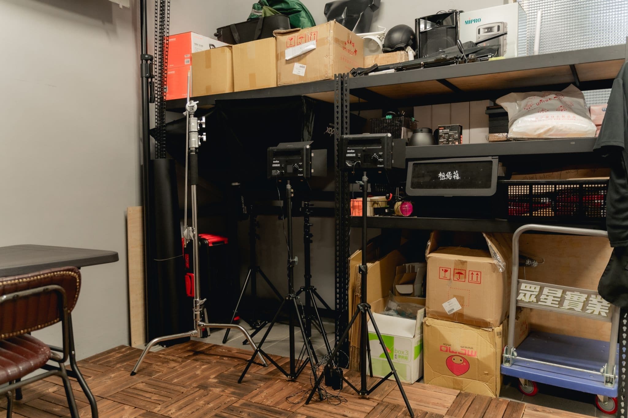 1hr起租｜捷運中山站設計公司攝影棚 2