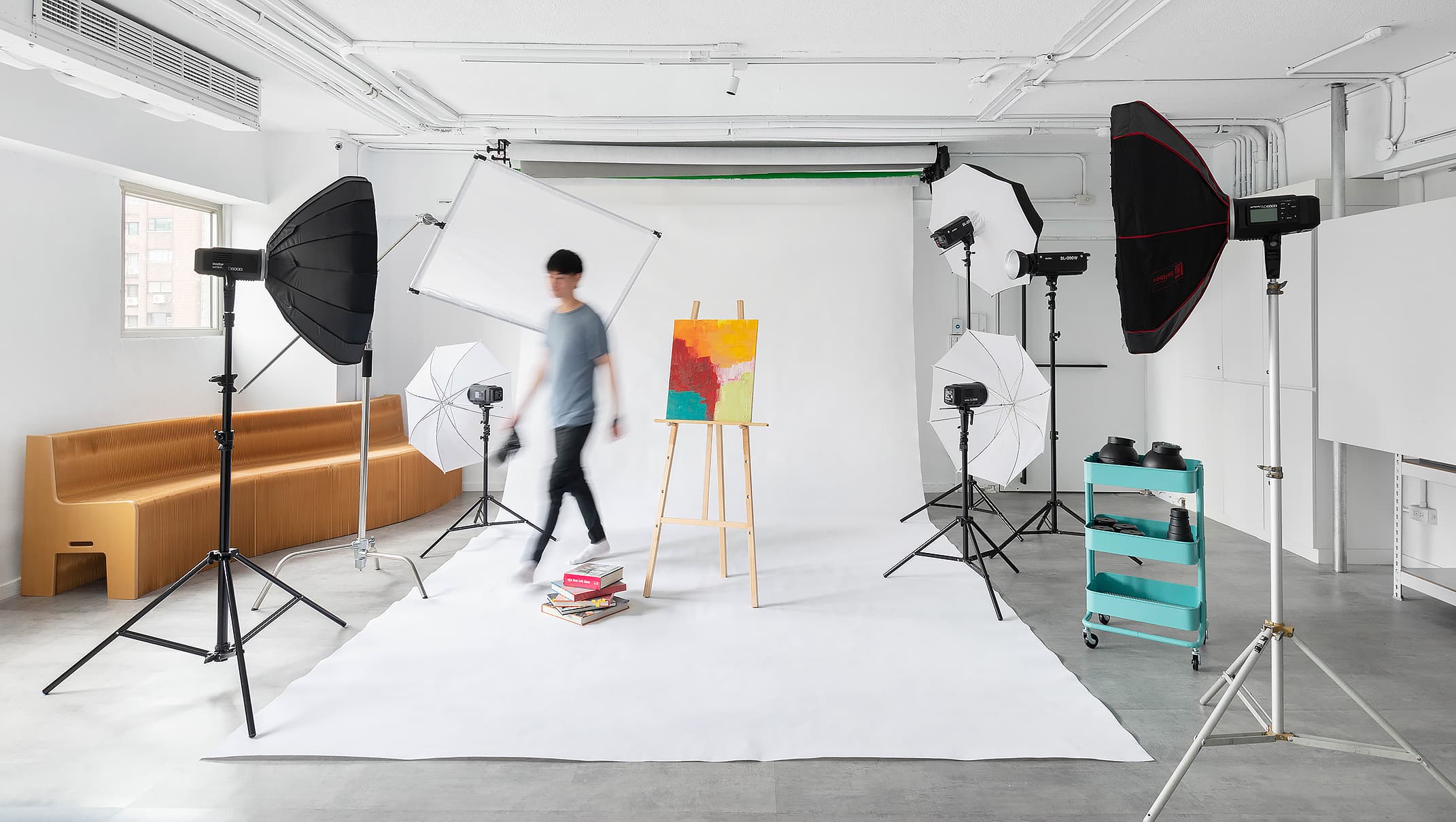 捷運1分鐘 | 333號攝影棚 | 商業攝影、直播