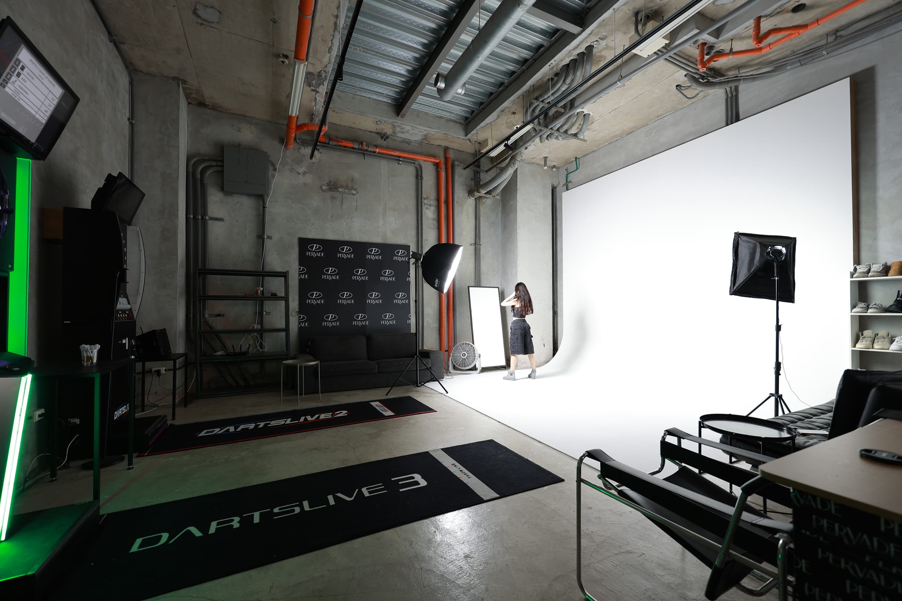 台北市大安區師大路全白無縫牆 cover