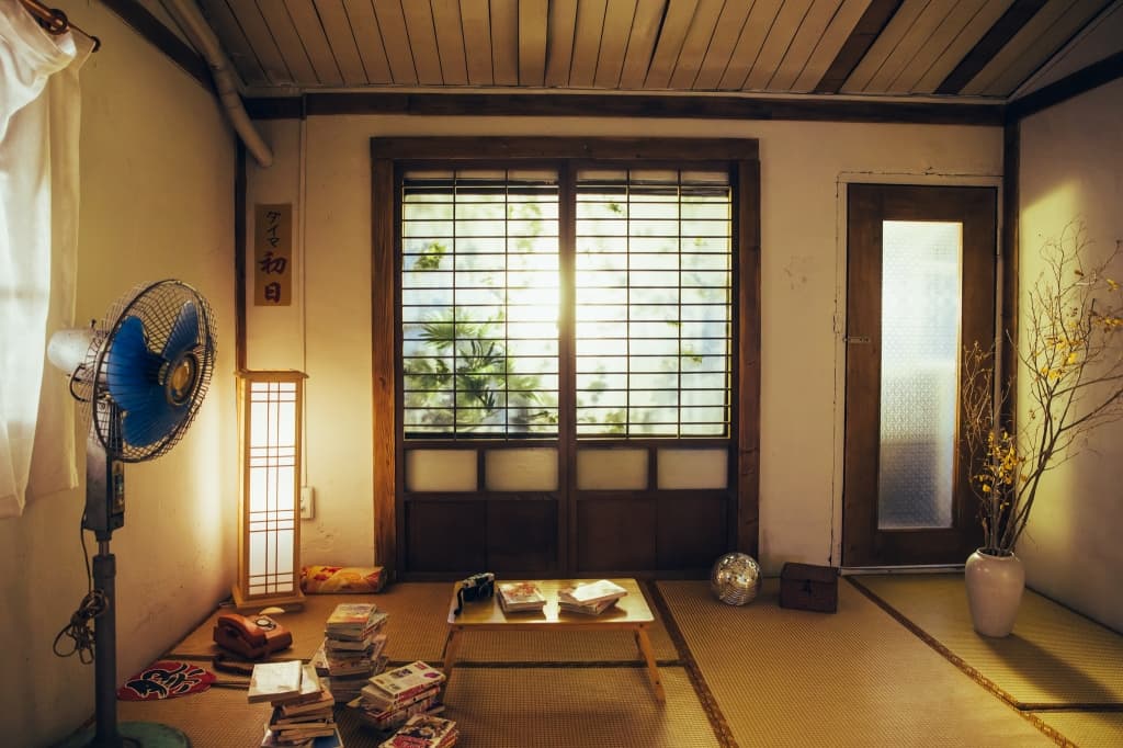 壹捌 warehouse cover