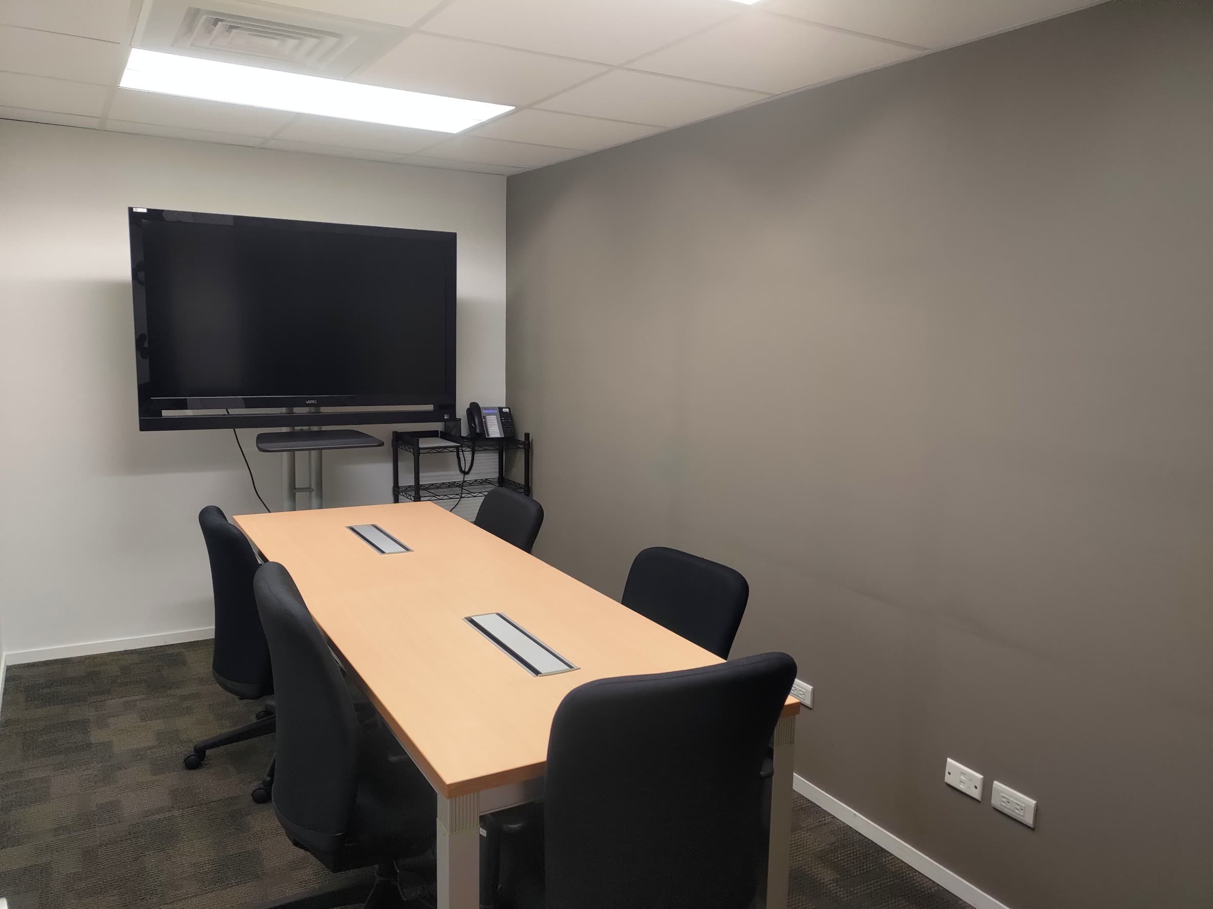 宏泰商務中心 | 辦公室/會議室/商辦大樓 2