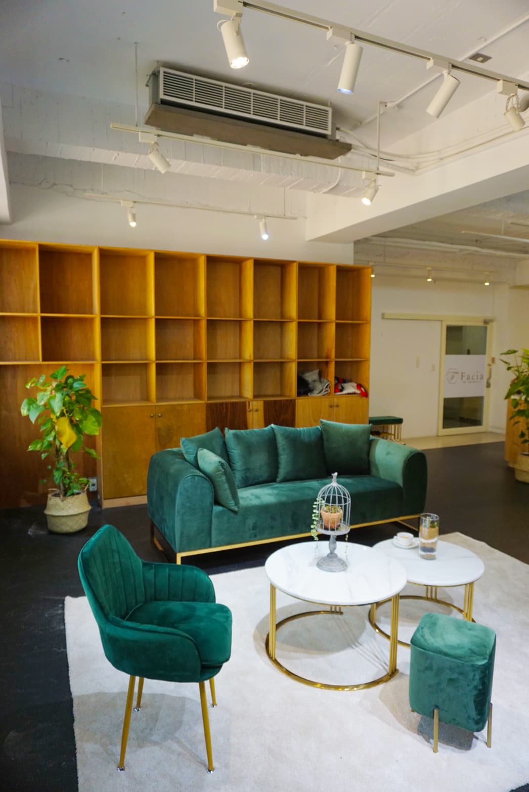 【勤美誠品全新美感裝潢】時租日租分租美甲美睫網拍直播主 2