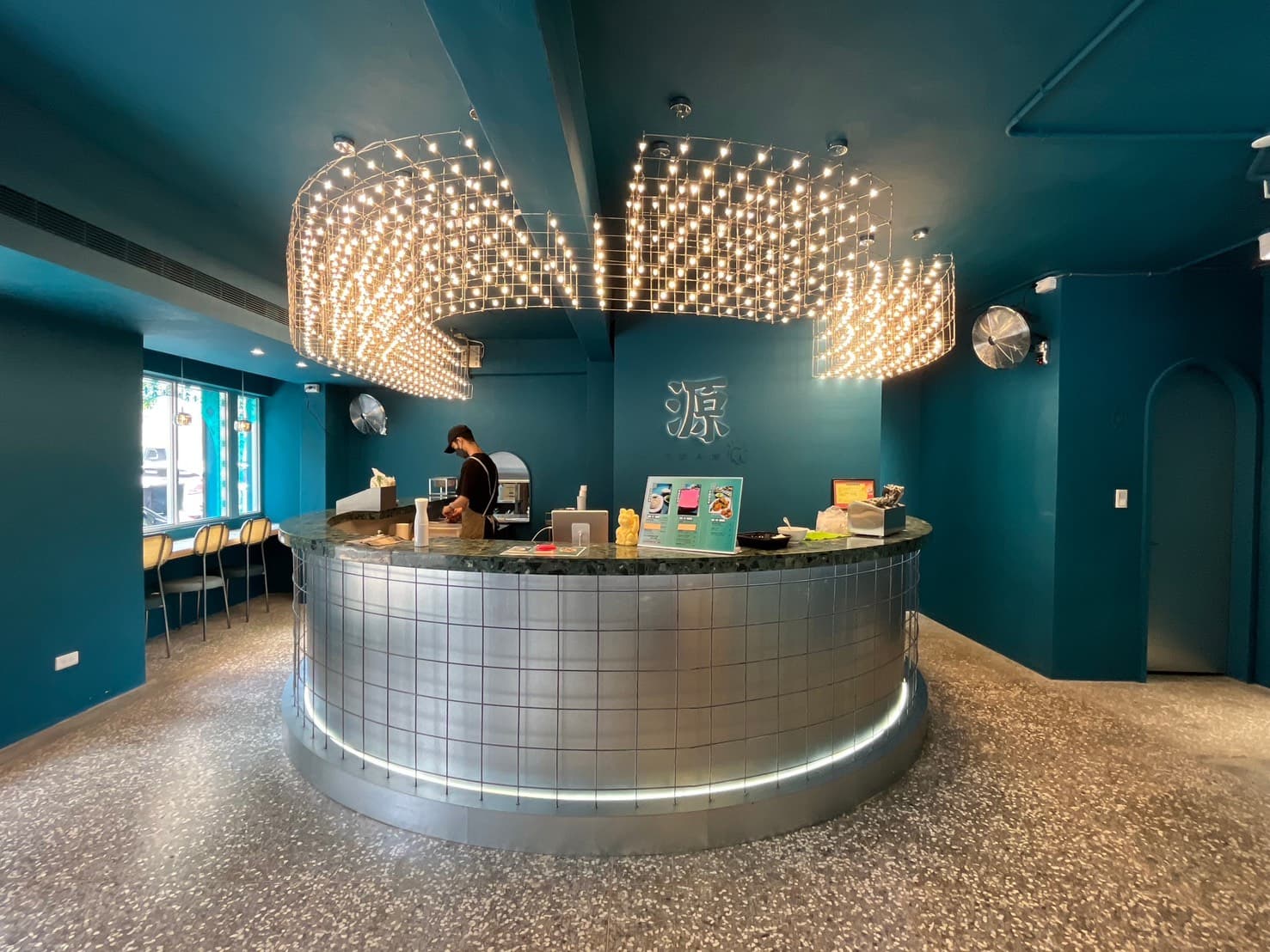 內湖 — 藍色調光感系拍攝場景｜和處餐廳場租系列 cover